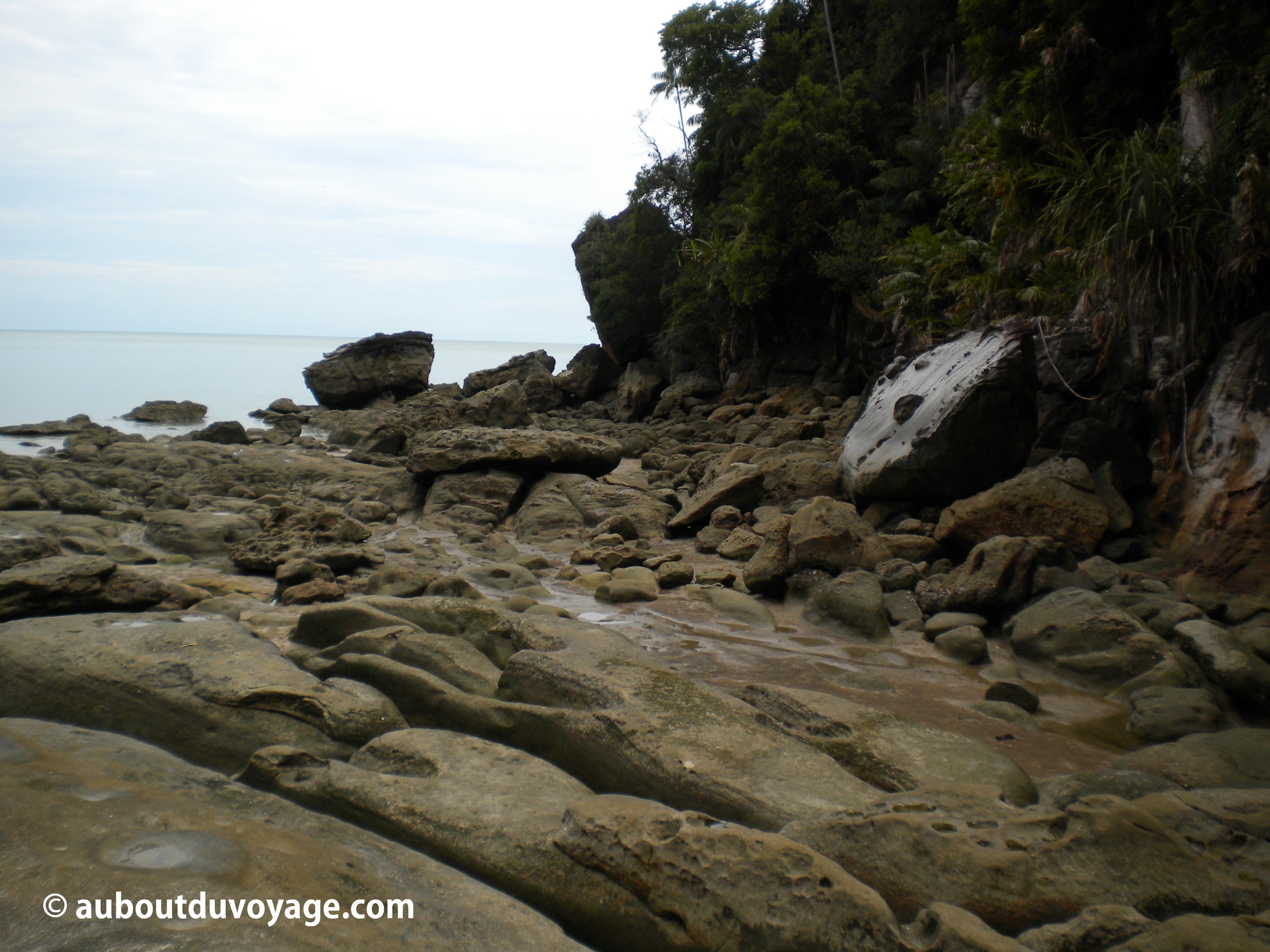 Parc national Bako Bornéo plage de rochers