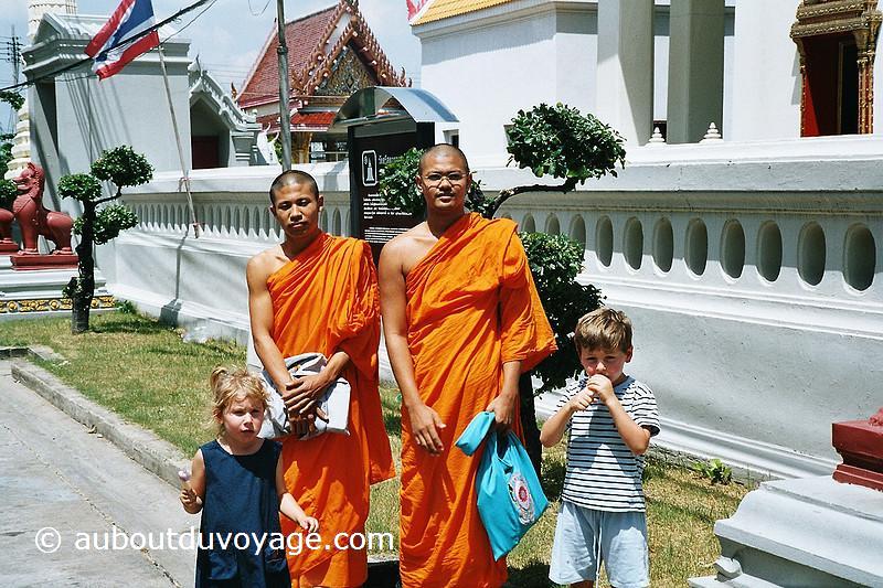 Thailande Bangkok 1ère fois jumeaux moines bouddhistes